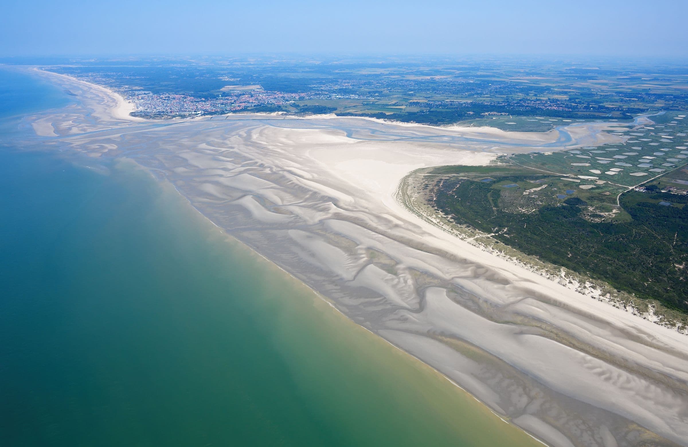 Vue aérienne de la Baie d'Authie et ses méandres de sable
